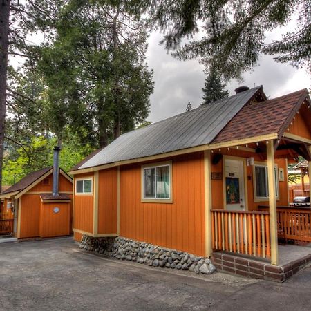Sleepy Hollow Cabins And Hotel Crestline Exterior photo