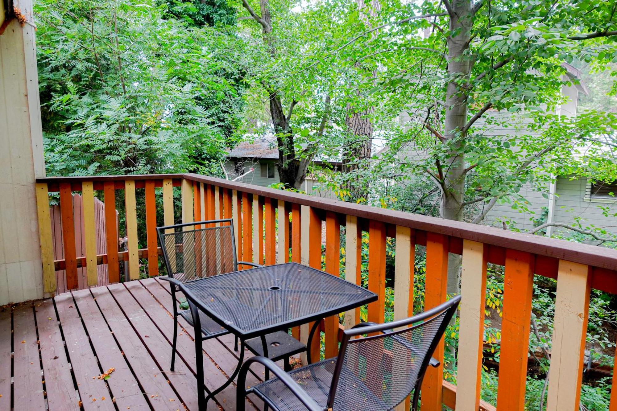 Sleepy Hollow Cabins And Hotel Crestline Exterior photo