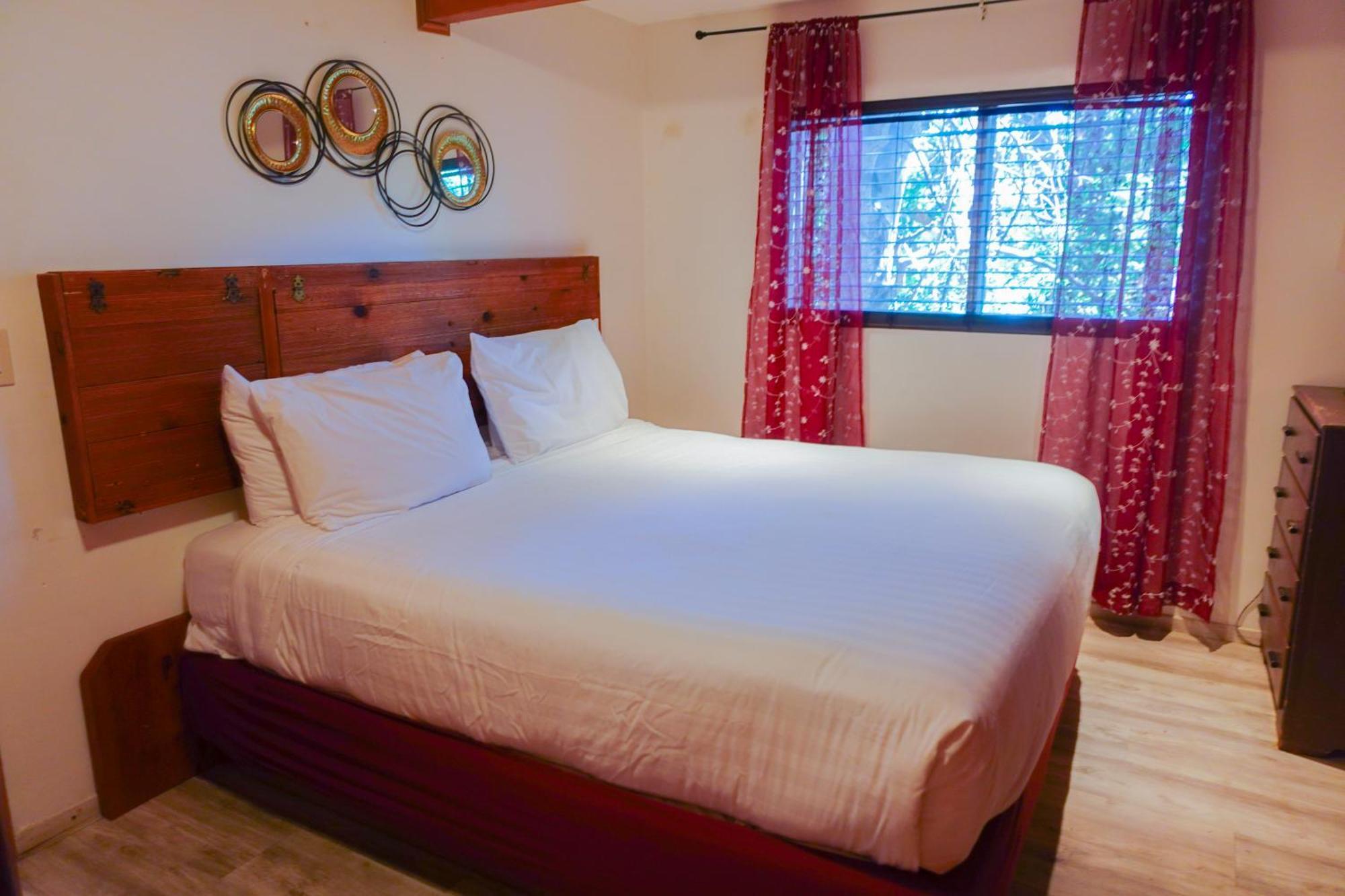 Sleepy Hollow Cabins And Hotel Crestline Exterior photo